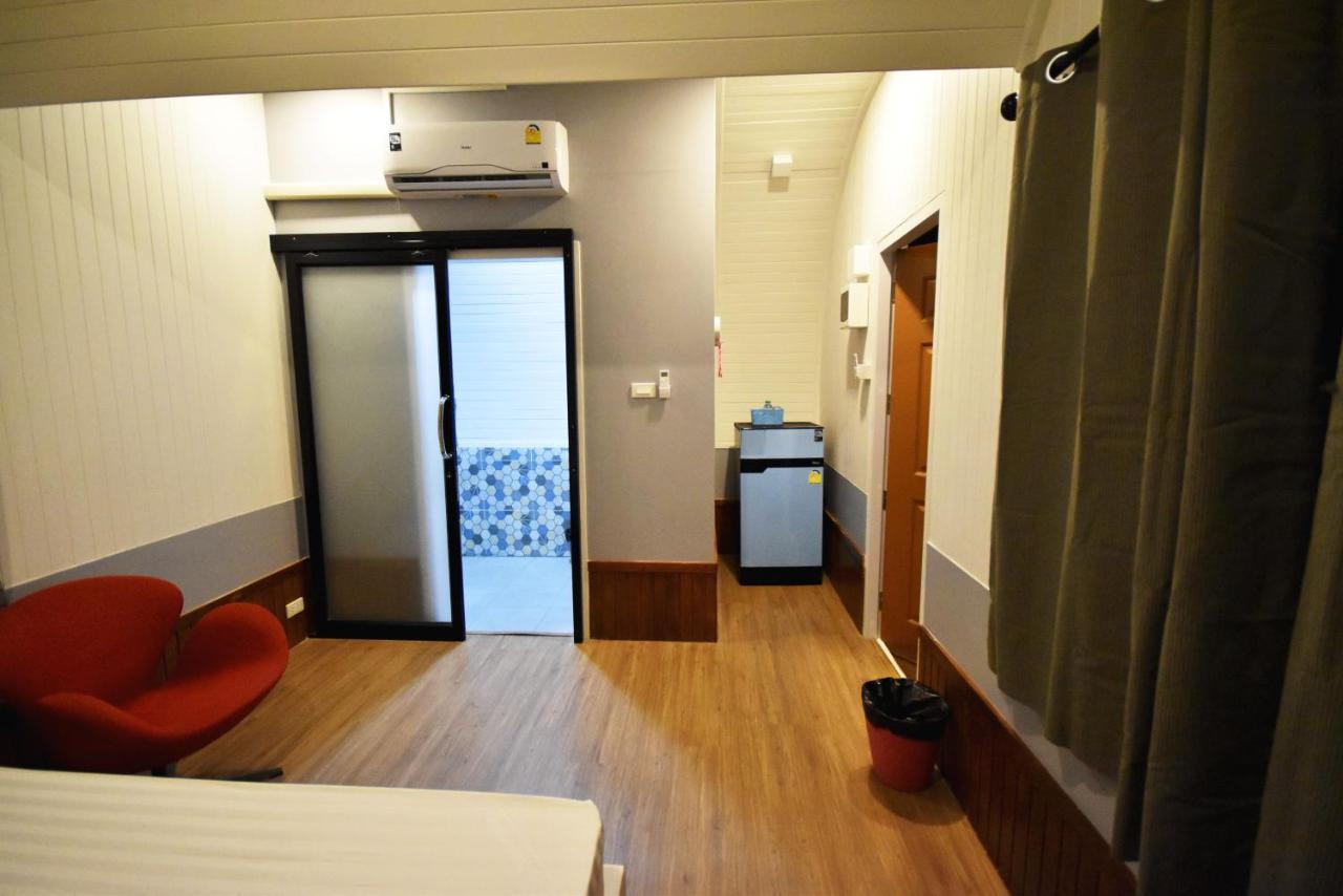 Tiny Hut Resort Bangkok Buitenkant foto